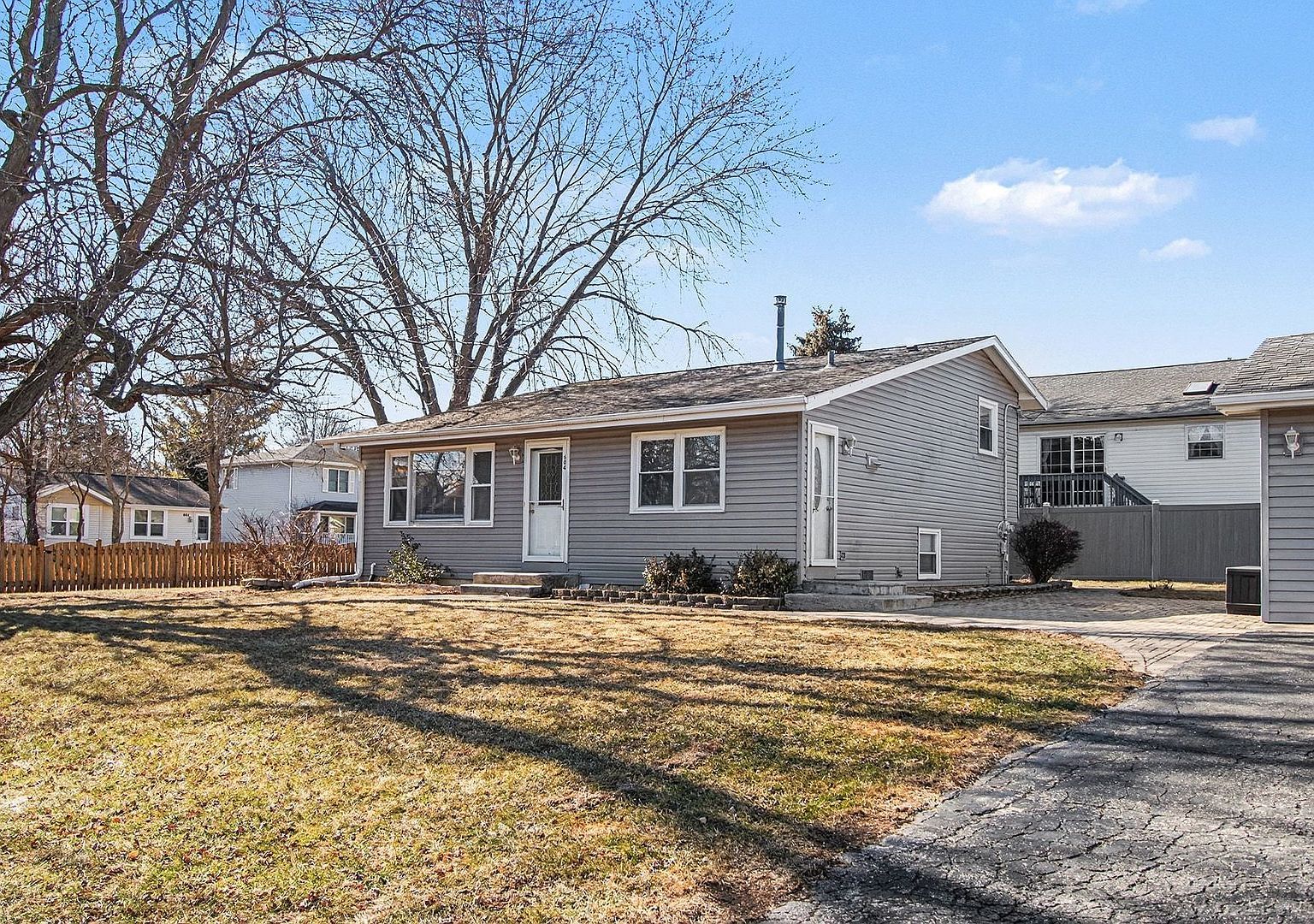 604 Woodmoor Dr Round Lake Beach, IL 60073 - Thumbnail 3