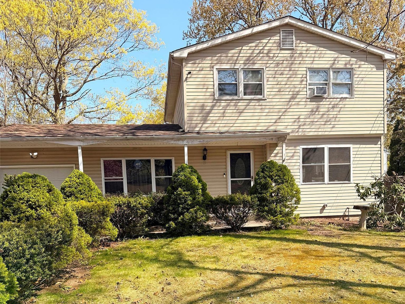 13 Hampton Ave Mastic, NY 11950 - Thumbnail 3
