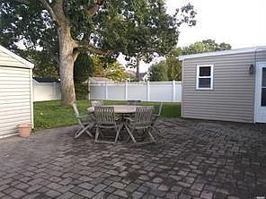 71 Park Ln Massapequa, NY 11758 - Thumbnail 3