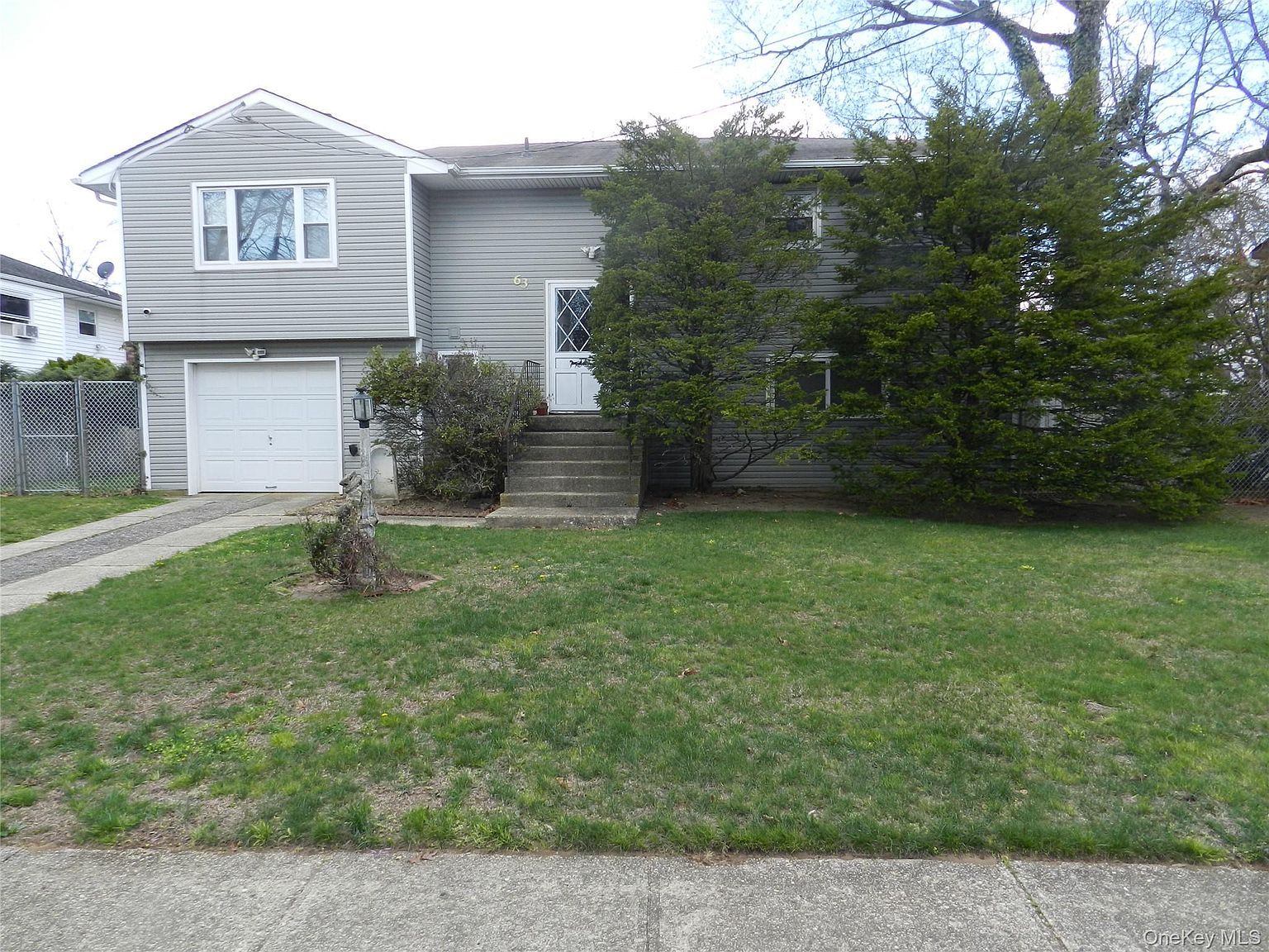 63 Monroe Ave Massapequa, NY 11758 - Thumbnail 3