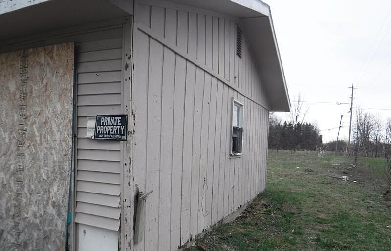 30450 M 152 Dowagiac, MI 49047 - Thumbnail 3