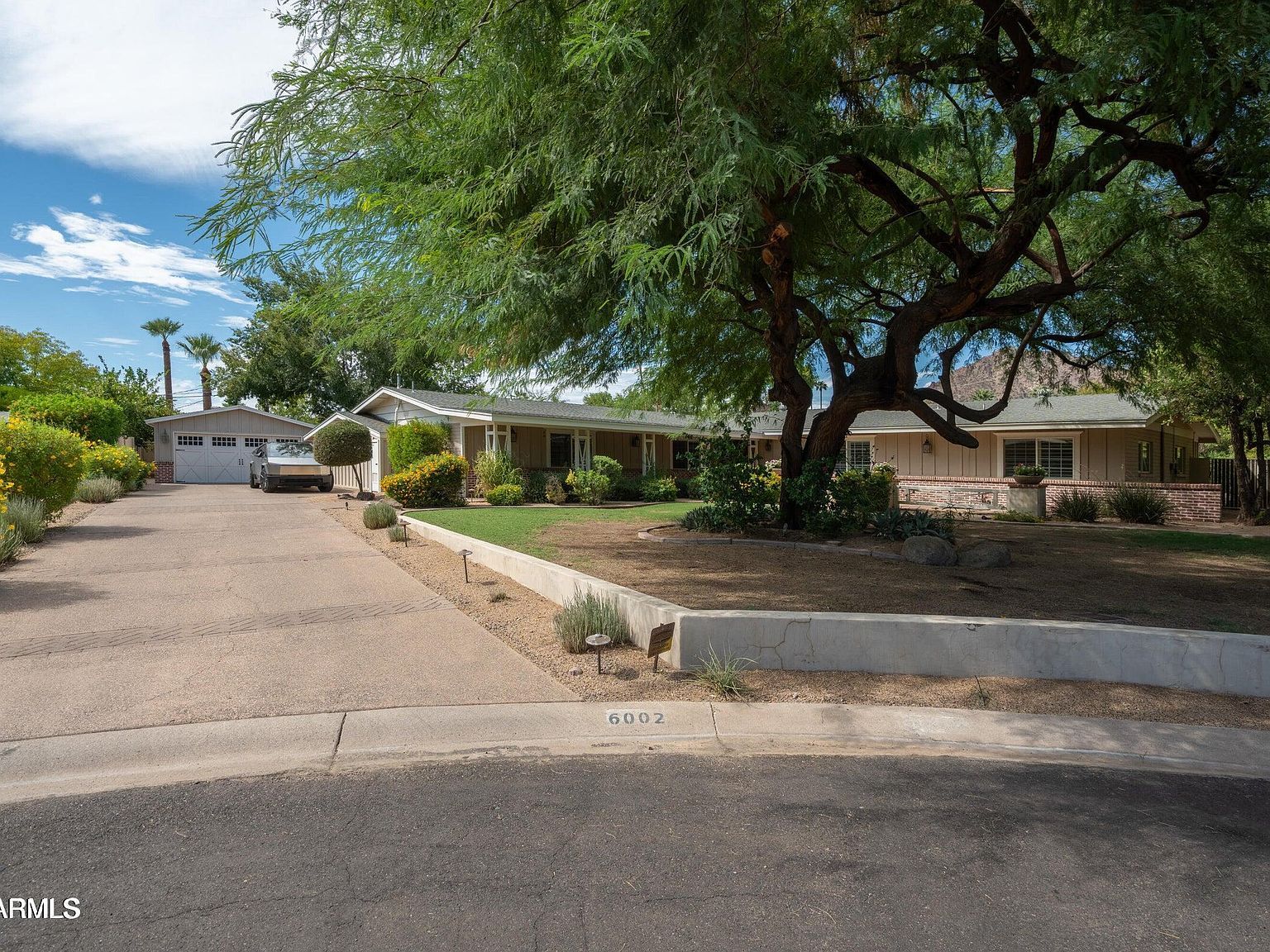 6002 E Calle Rosa Scottsdale, AZ 85251 - Thumbnail 3