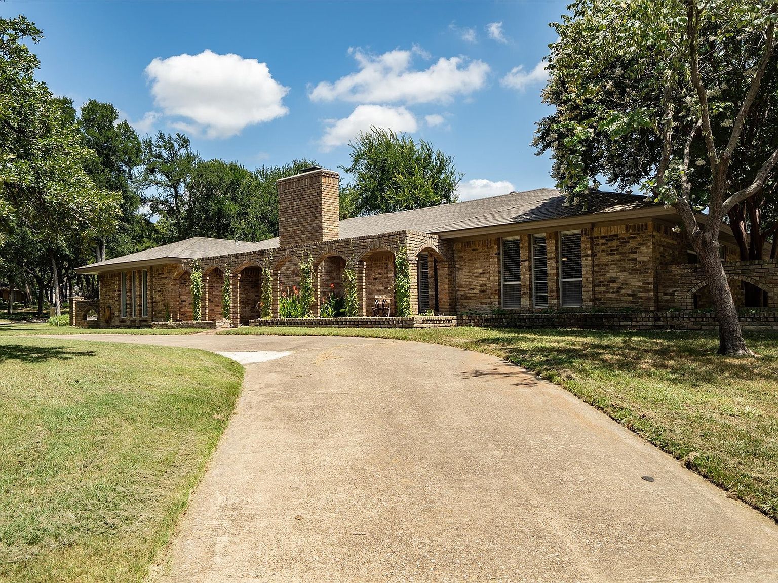 2016 Pembrooke Pl Denton, TX 76205 - Thumbnail 3