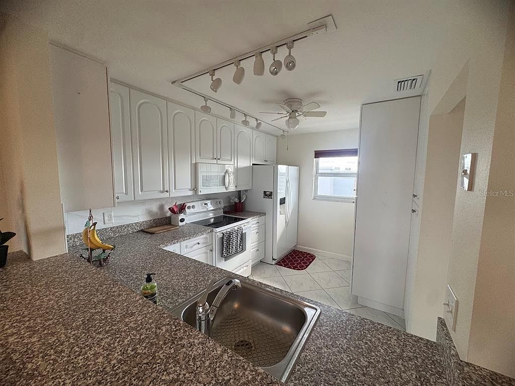 3840 Ironwood Ln APT 506H Bradenton, FL 34209 - Thumbnail 3