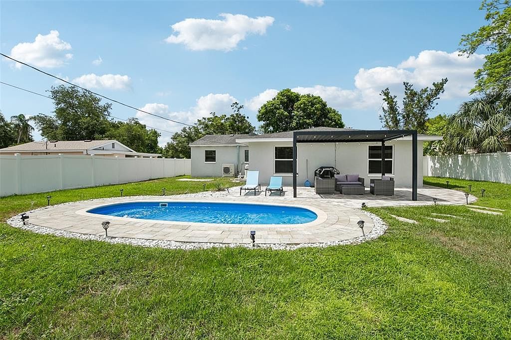2214 23rd Ave W Bradenton, FL 34205 - Thumbnail 3