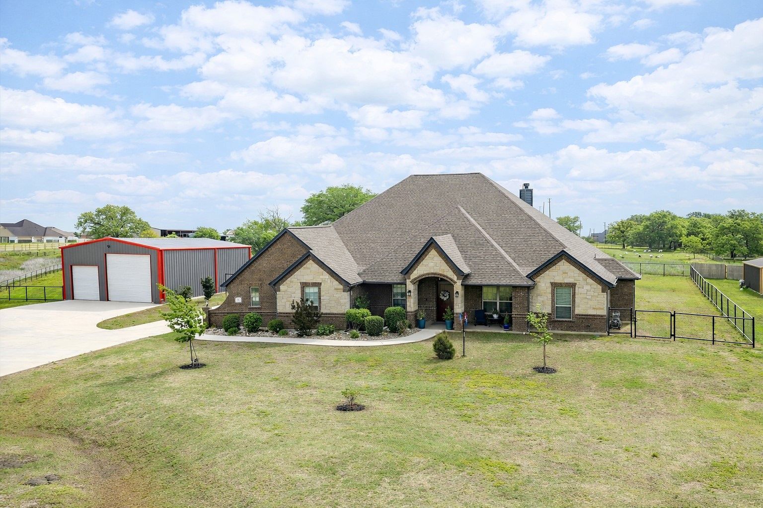 112 Knob Ct Springtown, TX 76082 - Thumbnail 3