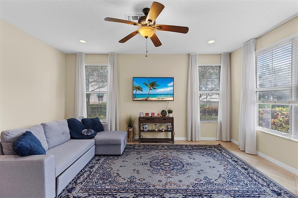 5224 SW 77th Way Davie, FL 33328 - Thumbnail 3