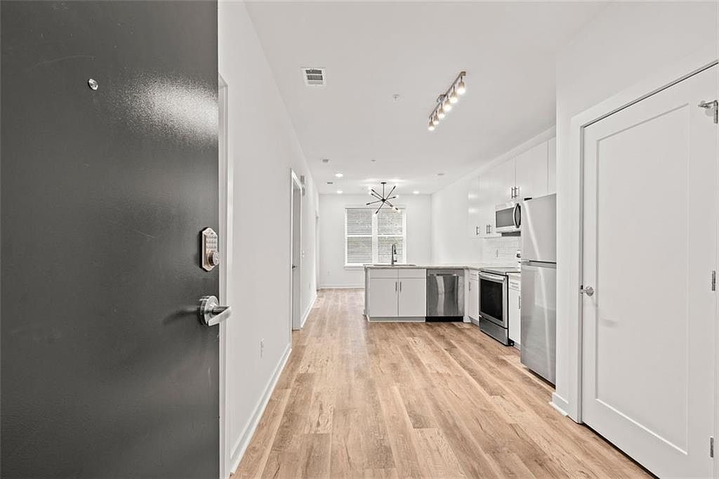 525 Parkway Dr #110 Atlanta, GA 30354 - Thumbnail 3