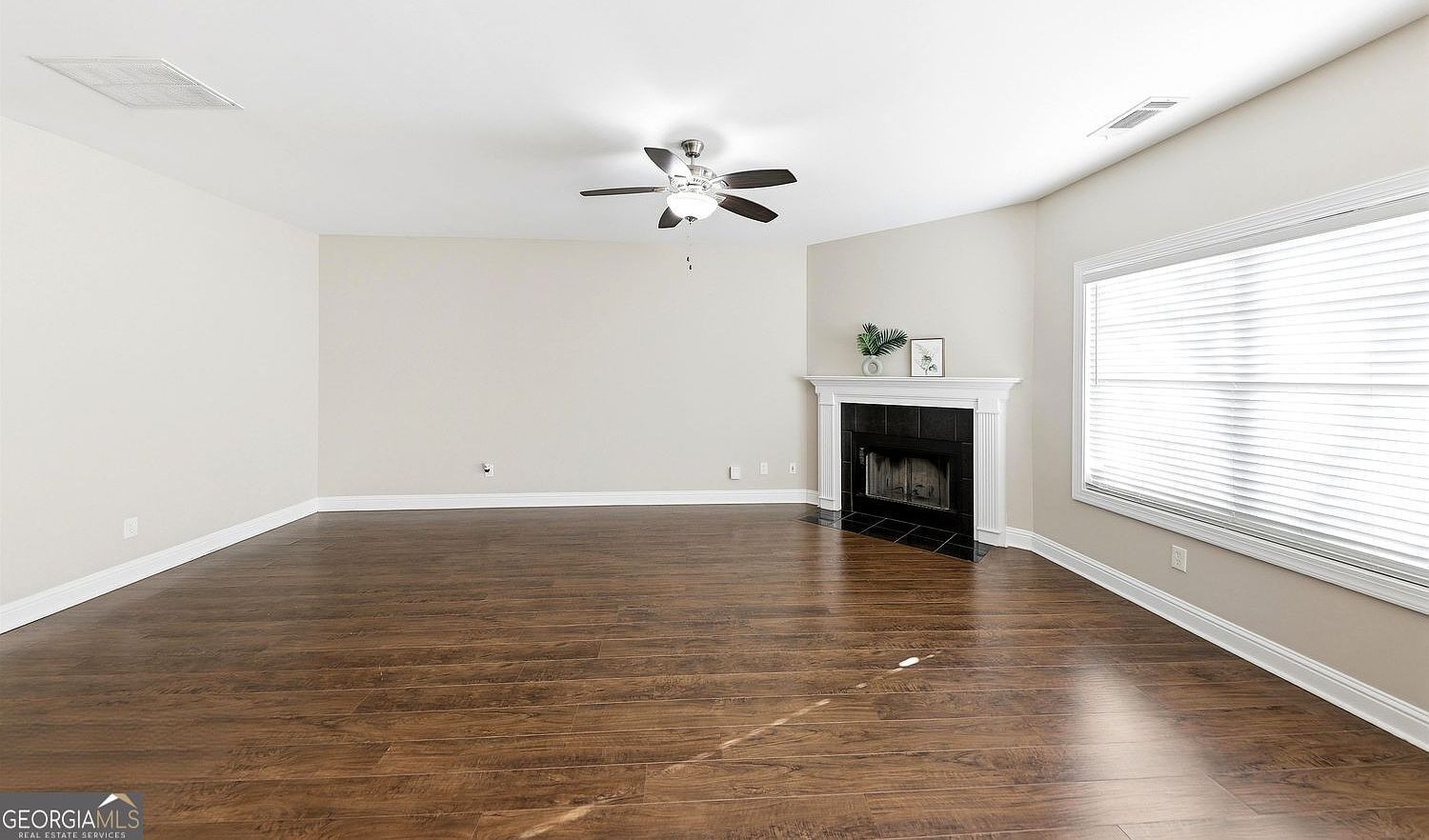 5209 Cedar Shoals Dr Buford, GA 30519 - Thumbnail 3