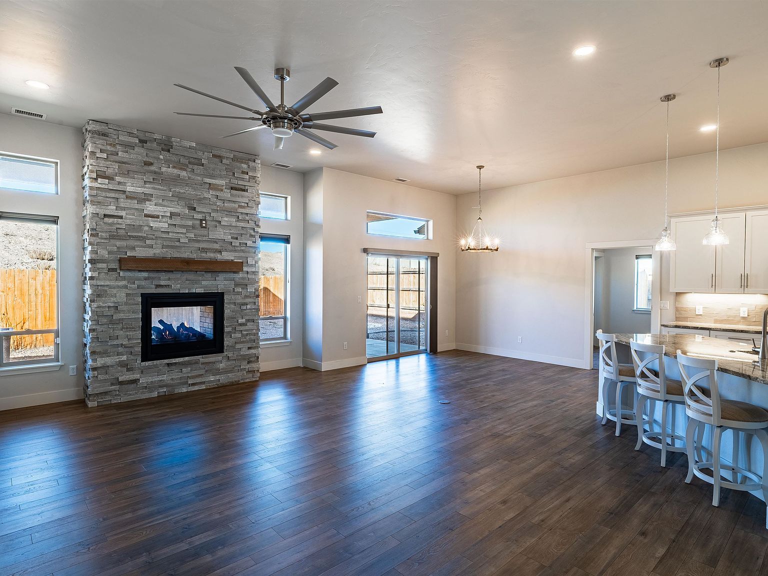 688 Woodworth Ct Grand Junction, CO 81506 - Thumbnail 3