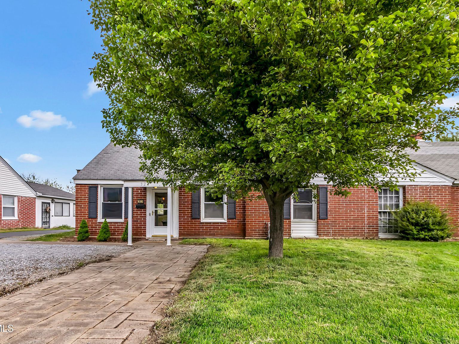 323 Sequoyah Dr Kingsport, TN 37660 - Thumbnail 3