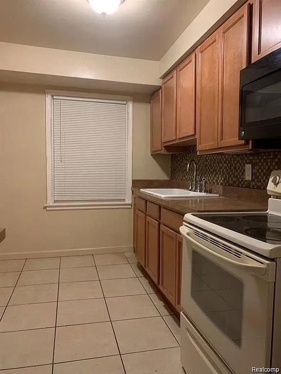 18418 Edinborough Rd Detroit, MI 48219 - Thumbnail 3