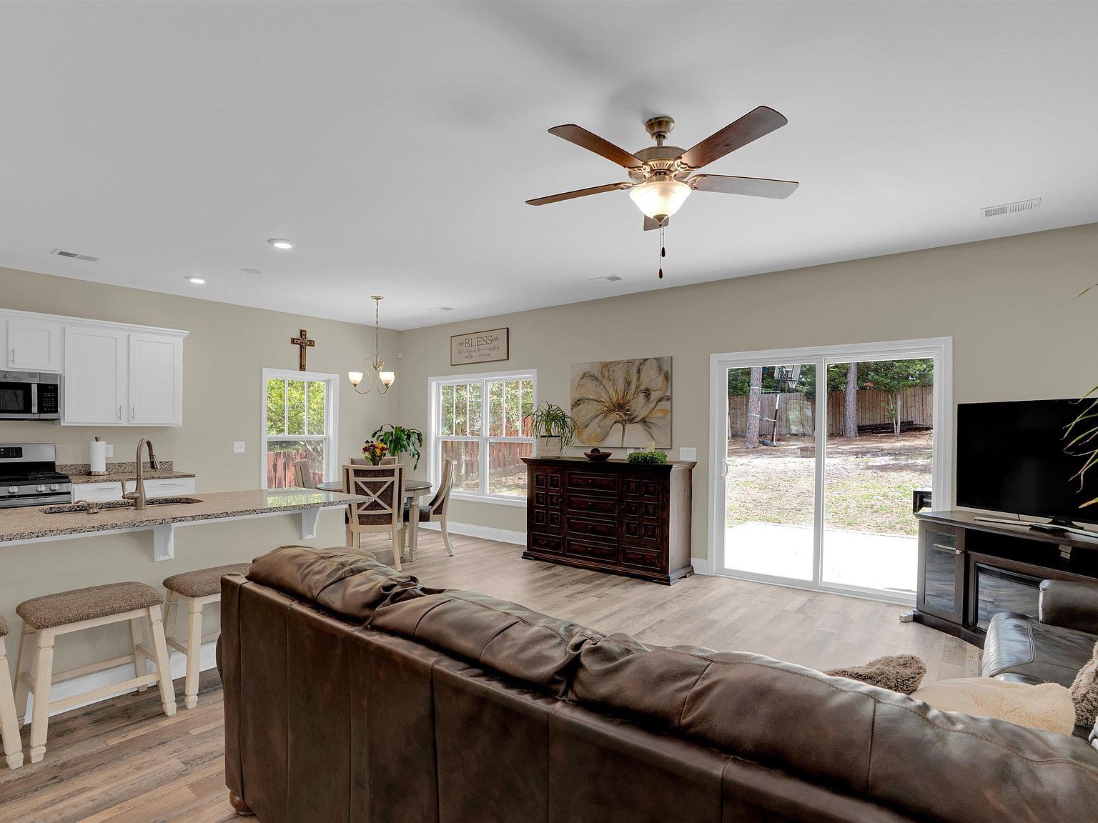 114 Ashley Hall Rd Columbia, SC 29229 - Thumbnail 3