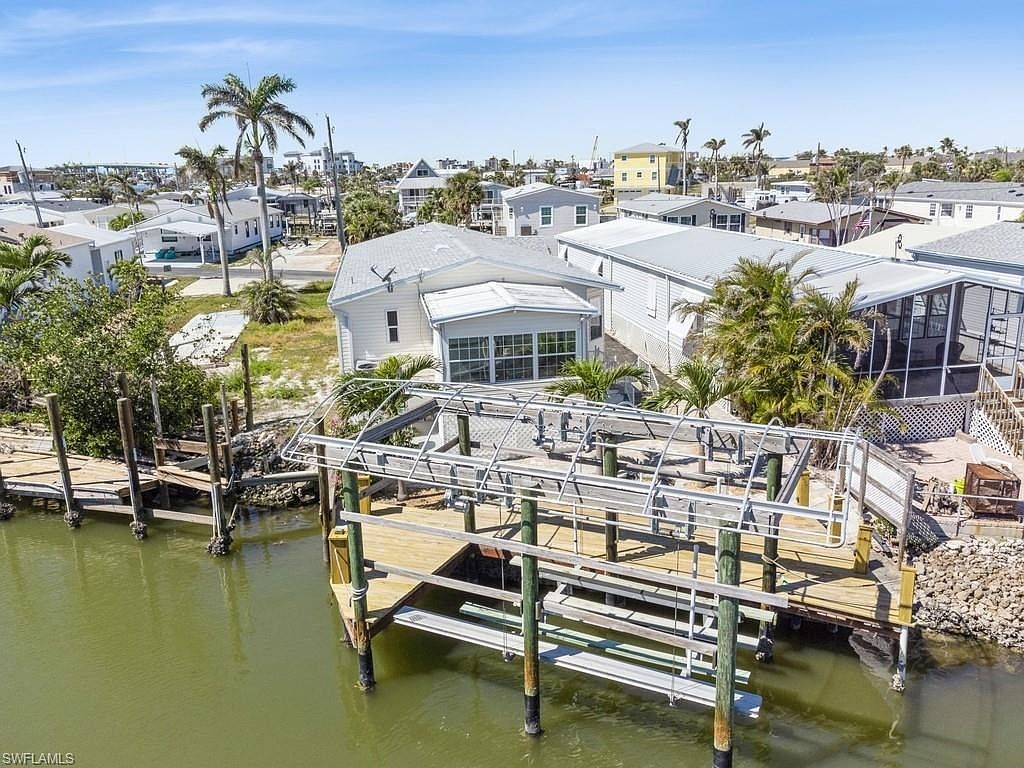 12 Nancy Ln Fort Myers Beach, FL 33931 - Thumbnail 3