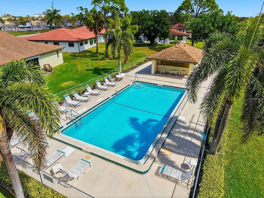 6108 Penny Ln Bradenton, FL 34207 - Thumbnail 3