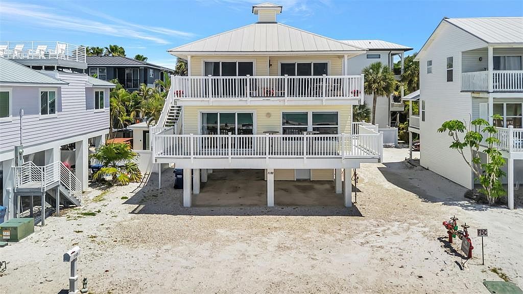 1105 Gulf Dr S APT 2 Bradenton Beach, FL 34217 - Thumbnail 3