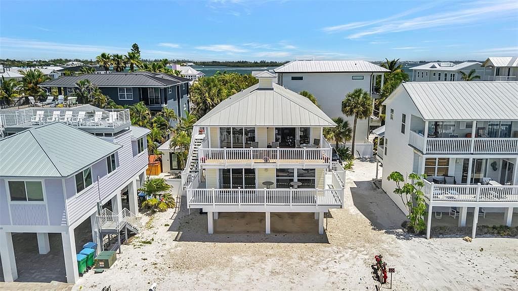 1105 Gulf Dr S APT 3 Bradenton Beach, FL 34217 - Thumbnail 3