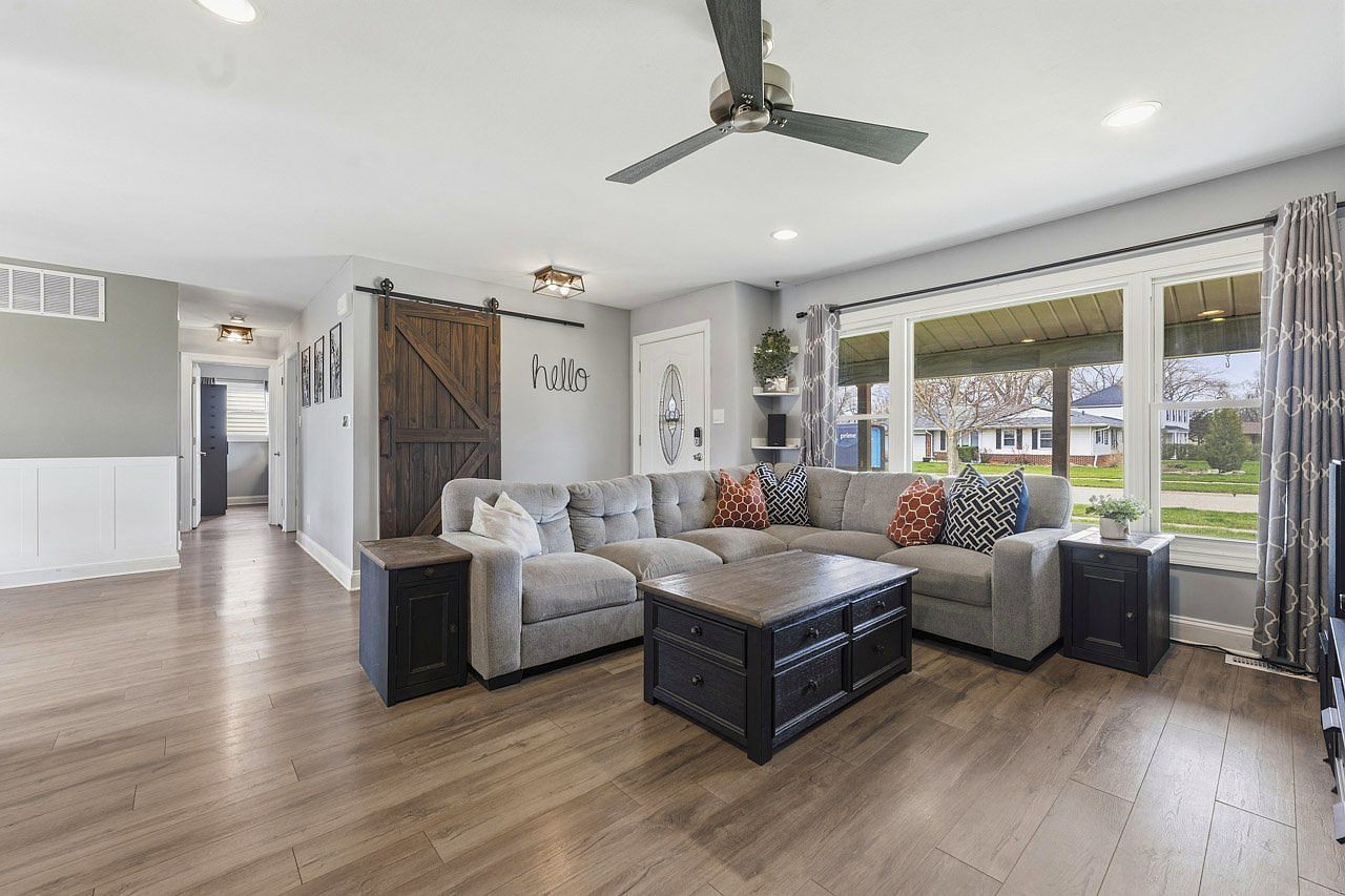 441 Walnut Ln Elk Grove Village, IL 60007 - Thumbnail 3