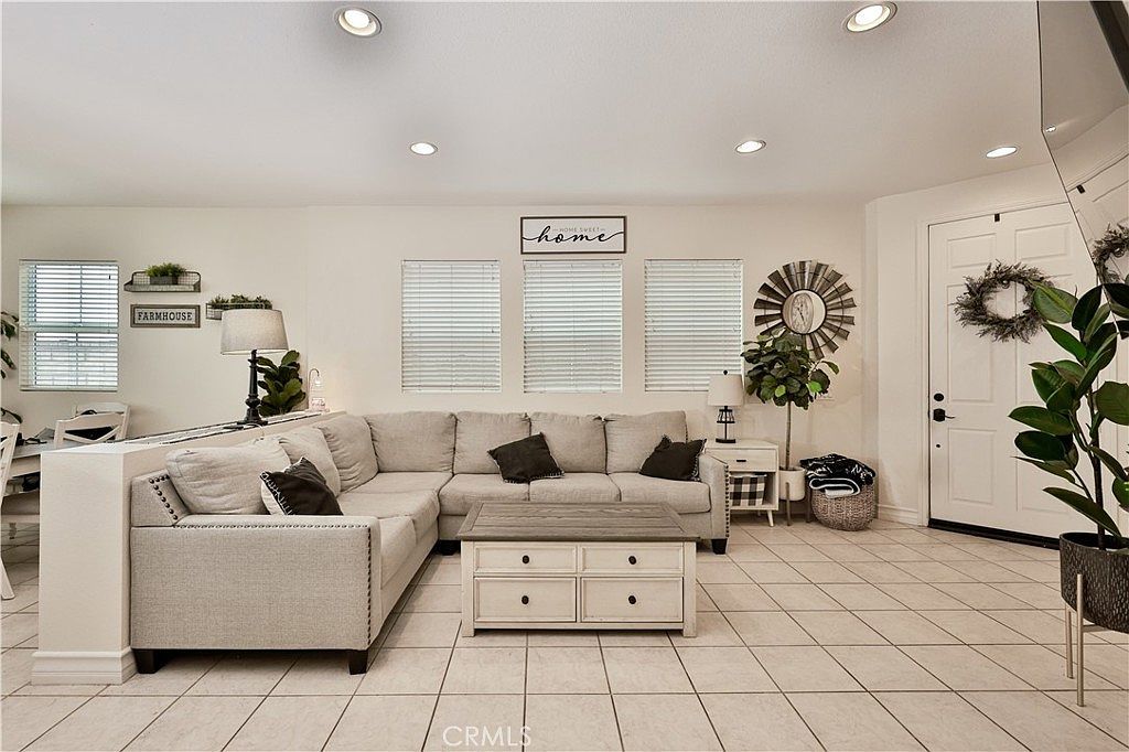 29338 Dakota Dr Santa Clarita, CA 91354 - Thumbnail 3