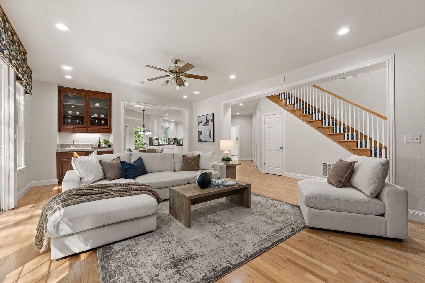 1925 Mantelli Dr Gilroy, CA 95020 - Thumbnail 3