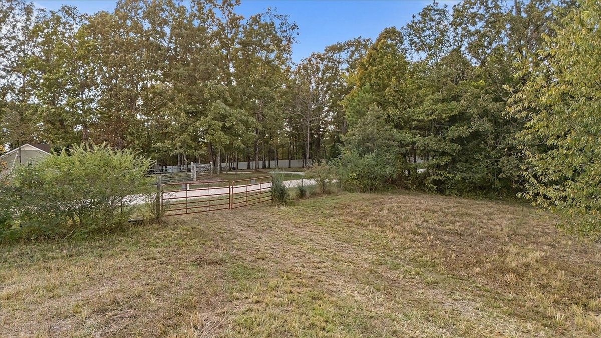 1849 Humphreys Co Line Rd Dickson, TN 37055 - Thumbnail 3