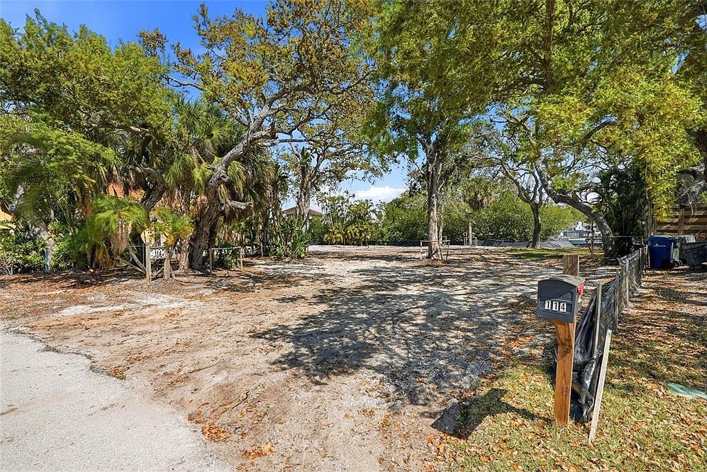 114 Island Cir Lot 17-18 Sarasota, FL 34242 - Thumbnail 3