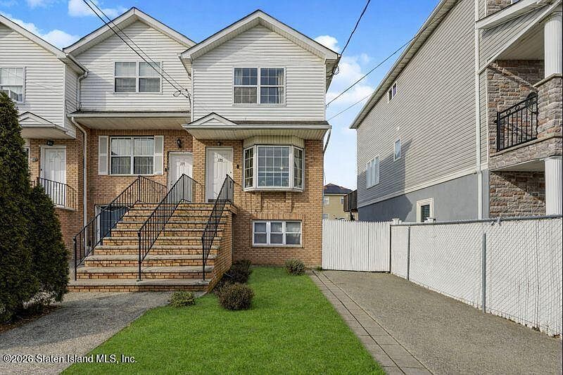 225 Colony Ave Staten Island, NY 10306 - Thumbnail 3