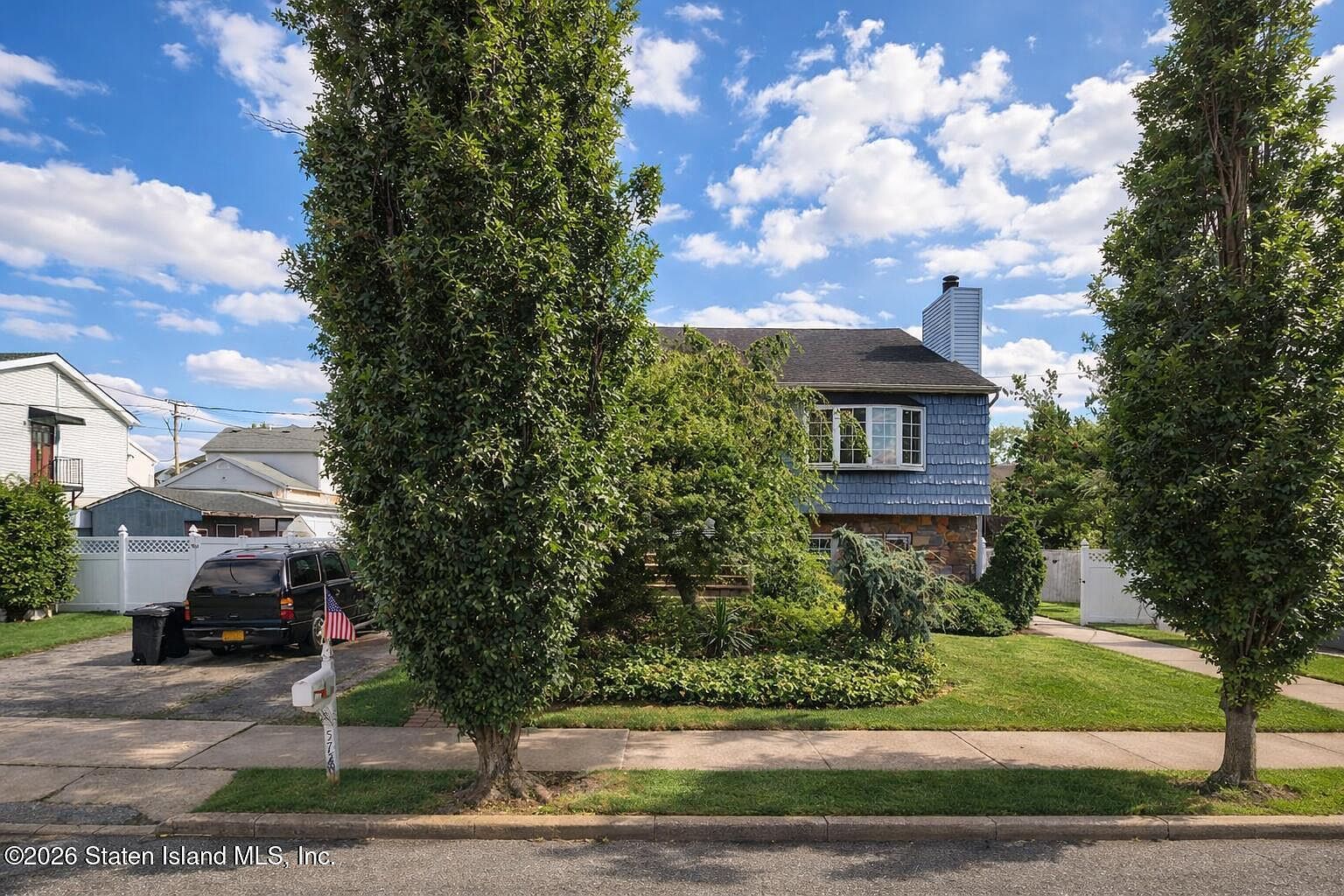 572 Darlington Ave Staten Island, NY 10309 - Thumbnail 3