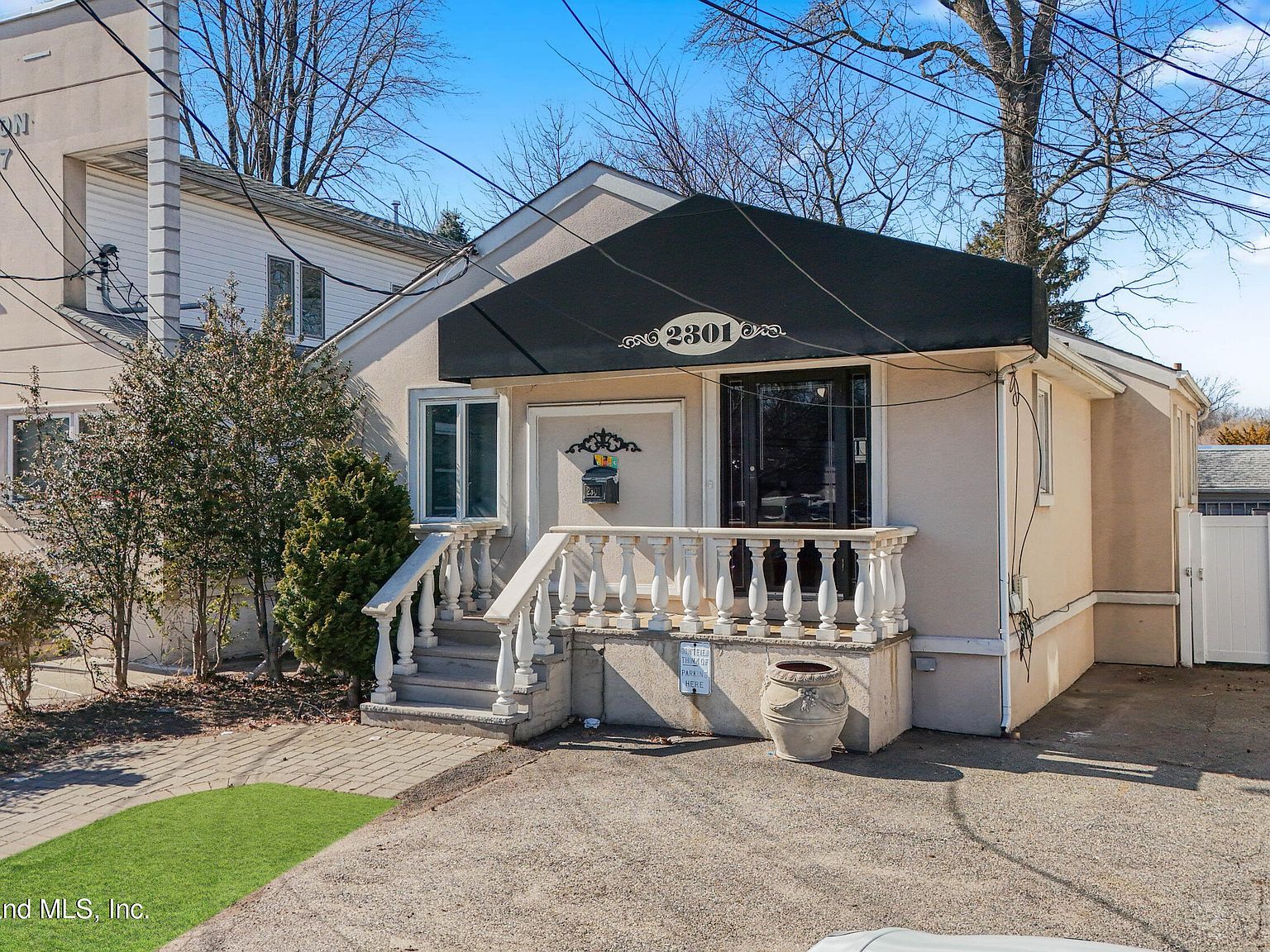 2301 Hylan Blvd Staten Island, NY 10306 - Thumbnail 3