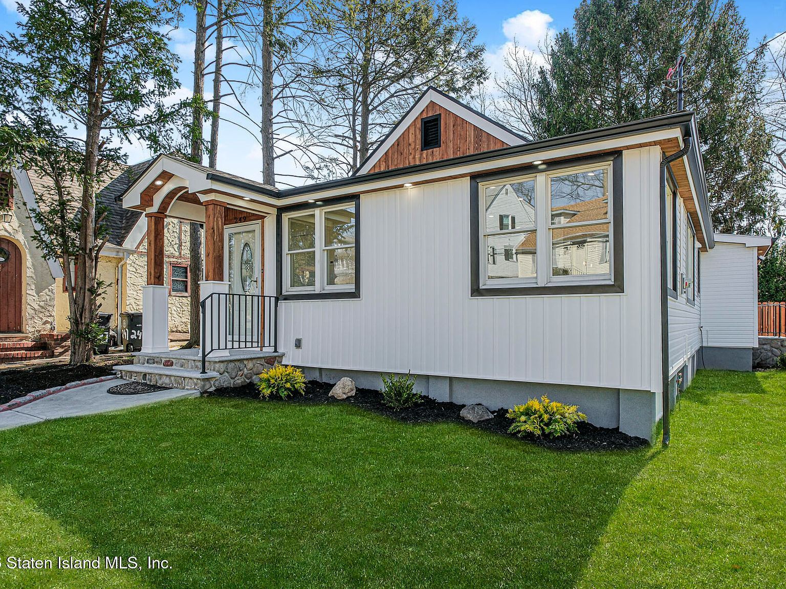 249 Lindenwood Rd Staten Island, NY 10308 - Thumbnail 3