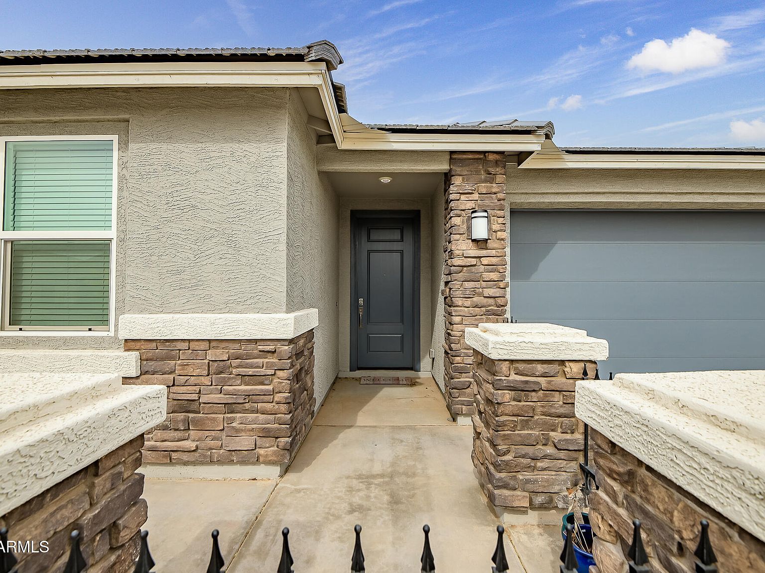 15896 W Desert Hollow Dr Surprise, AZ 85387 - Thumbnail 3