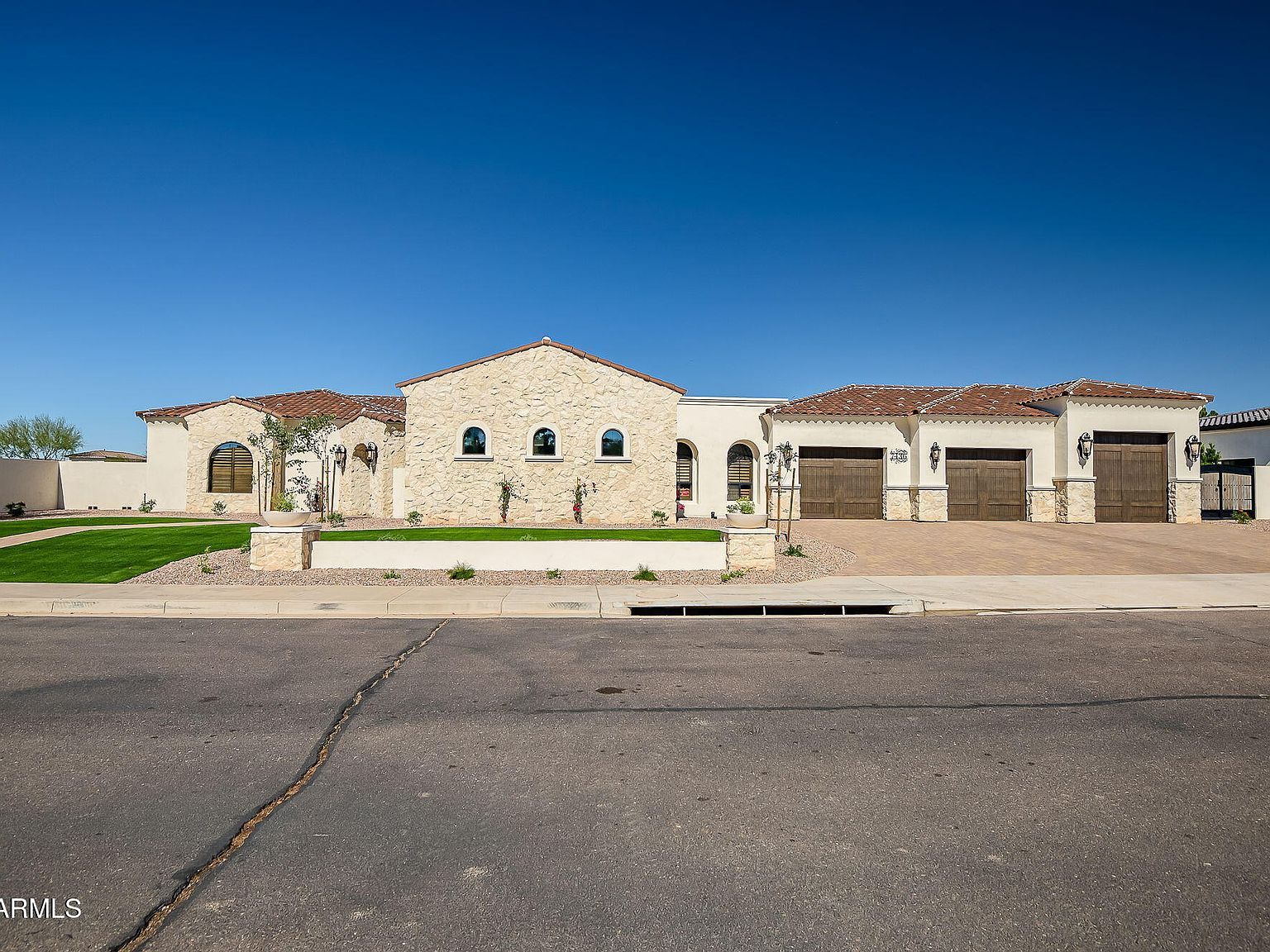 7436 W Calavar Rd Peoria, AZ 85381 - Thumbnail 3