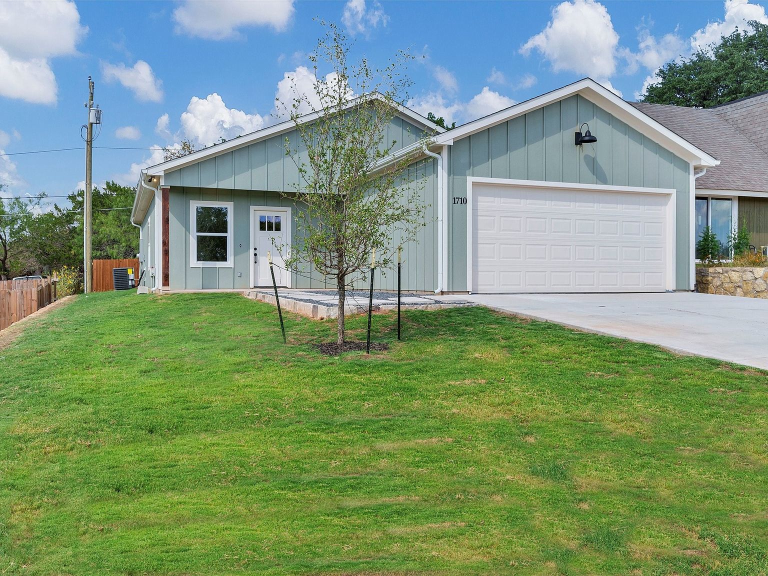 1710 Broken Bow Rd Granbury, TX 76049 - Thumbnail 3