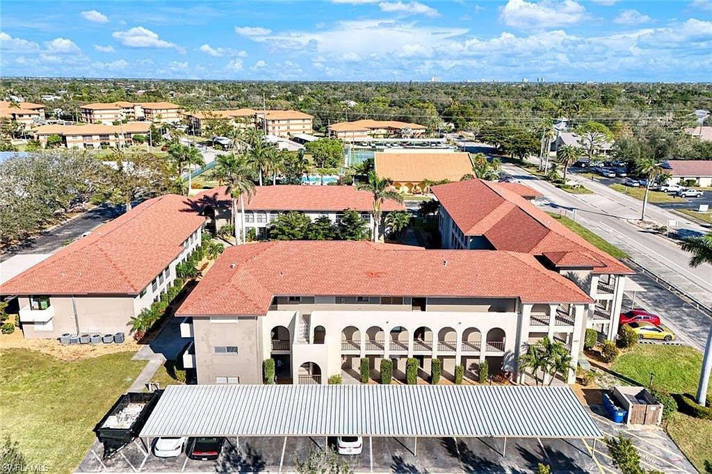 6102 Whiskey Creek Dr APT 105 Fort Myers, FL 33919 - Thumbnail 3