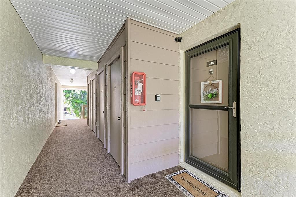 756 White Pine Tree Rd APT 210 Venice, FL 34285 - Thumbnail 3