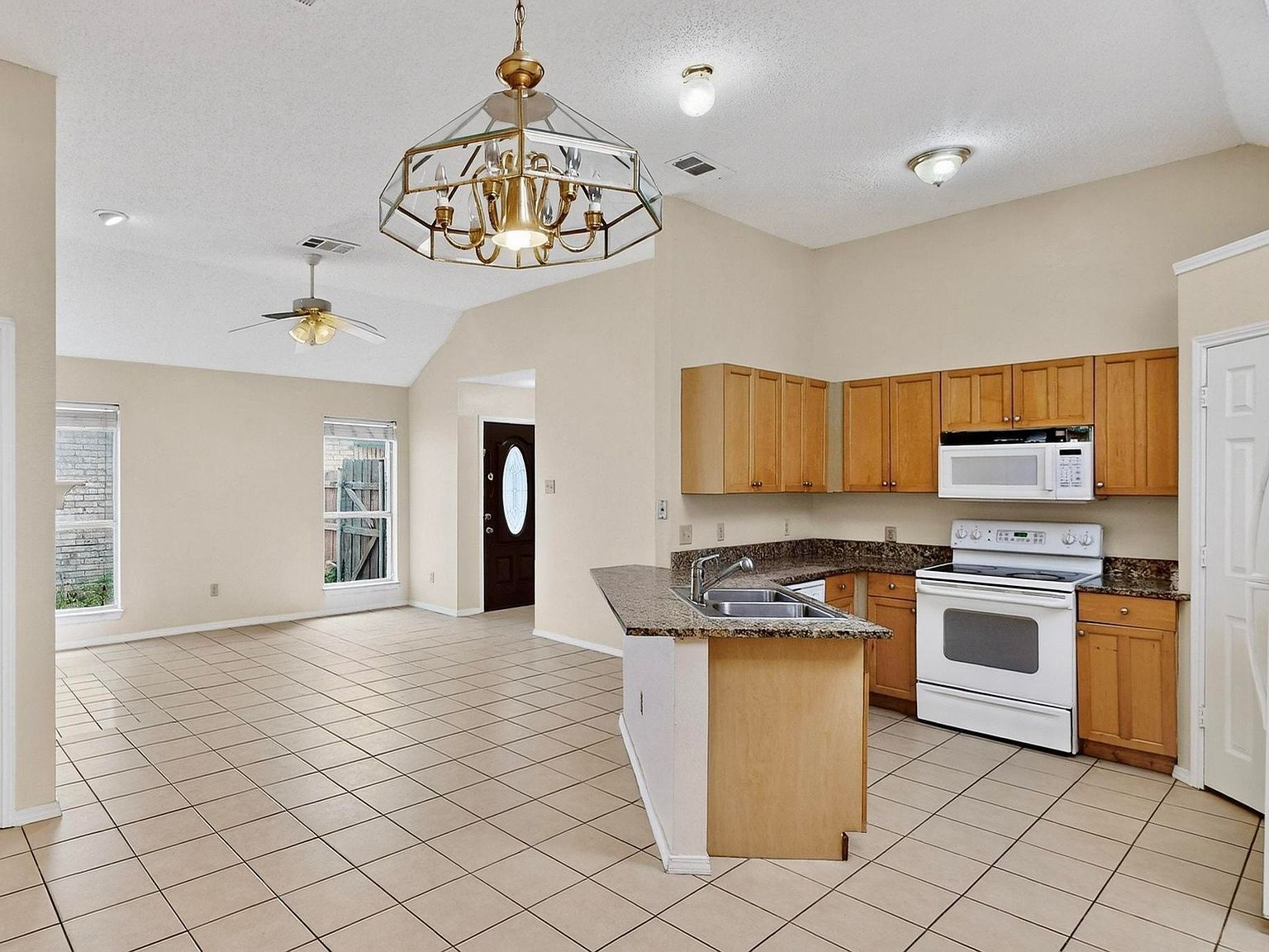 4457 Flamingo Ct Mesquite, TX 75150 - Thumbnail 3