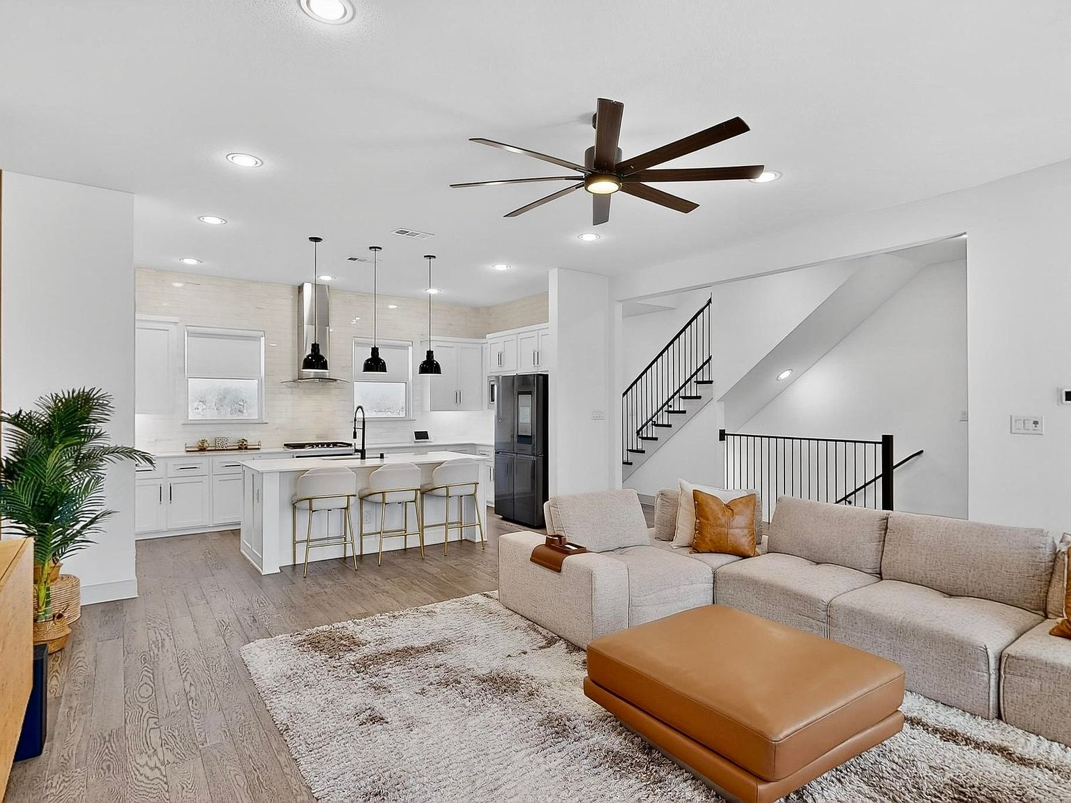 2557 Carmelita St Dallas, TX 75212 - Thumbnail 3