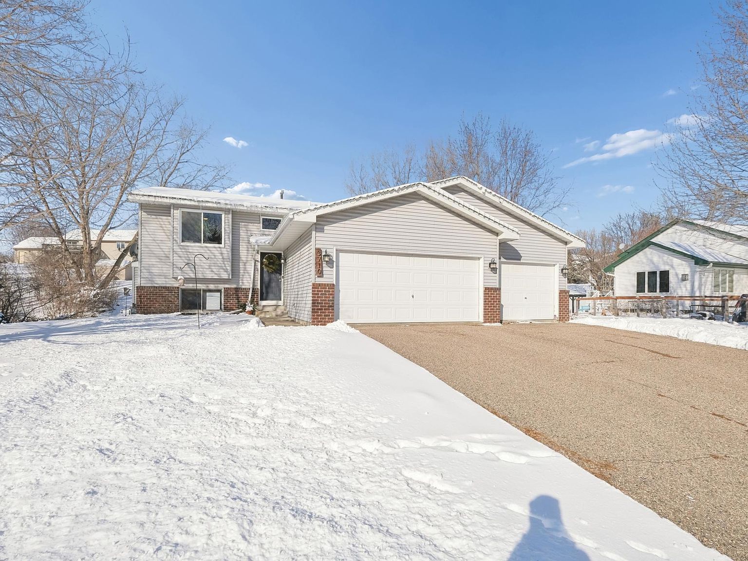 3710 Fox Trl Saint Bonifacius, MN 55375 - Thumbnail 3