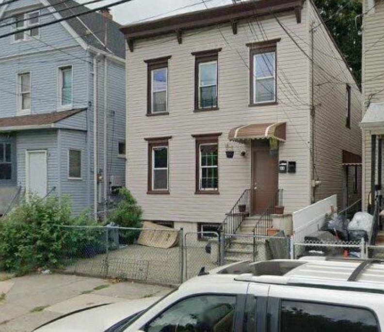 94 Gordon St Staten Island, NY 10304 - Thumbnail 3