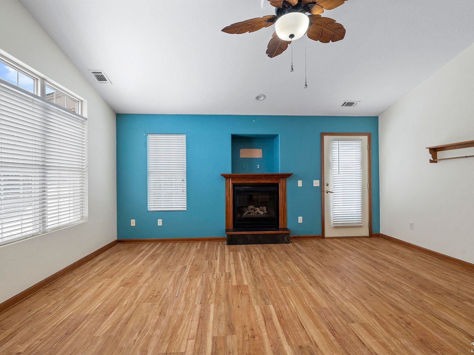 2410 Sutton Dr Temperance, MI 48182 - Thumbnail 3