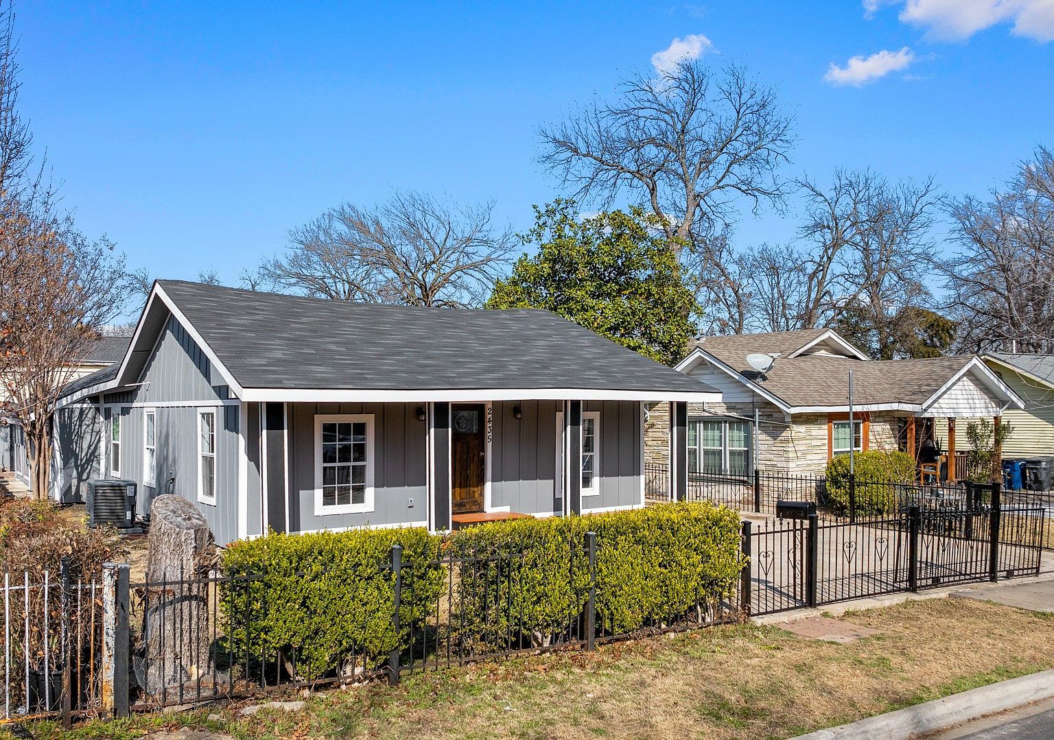 2435 Sharon St Dallas, TX 75211 - Thumbnail 3