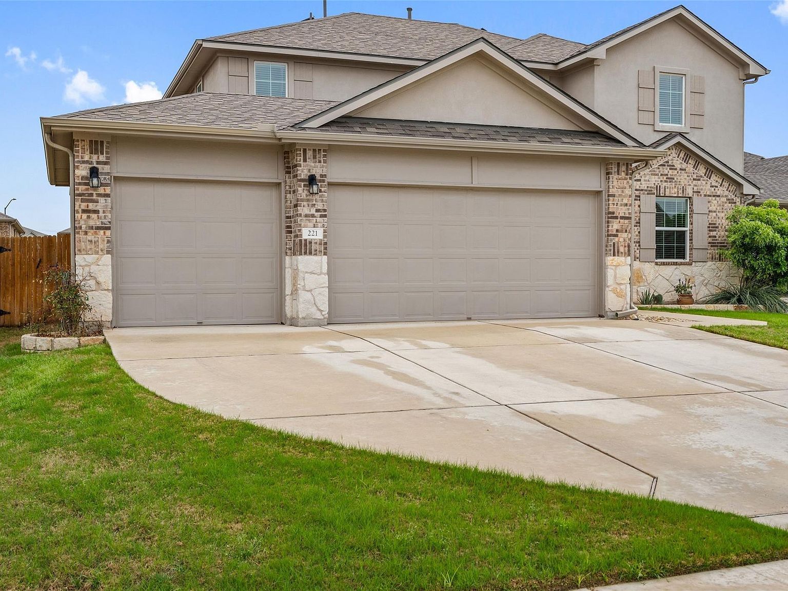 221 Kramer St Georgetown, TX 78626 - Thumbnail 3