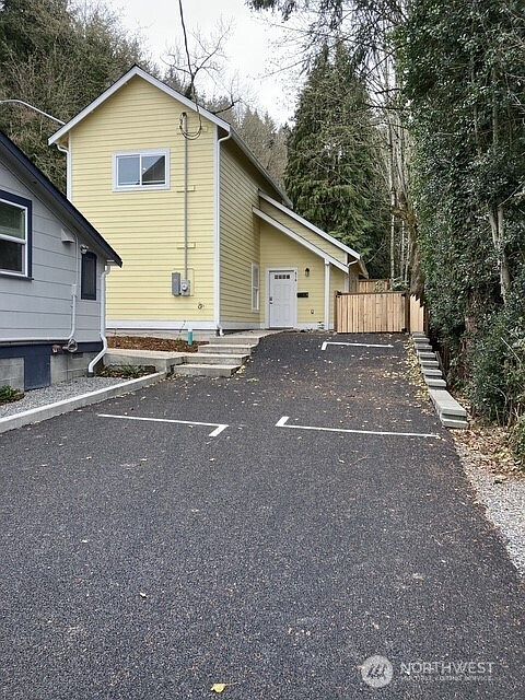 616 E Myrtle St Bellingham, WA 98225 - Thumbnail 3