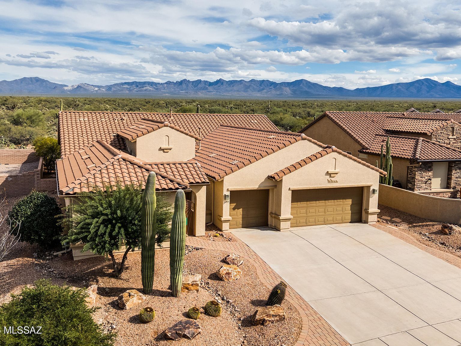 600 N Alexis Loop Green Valley, AZ 85614 - Thumbnail 3