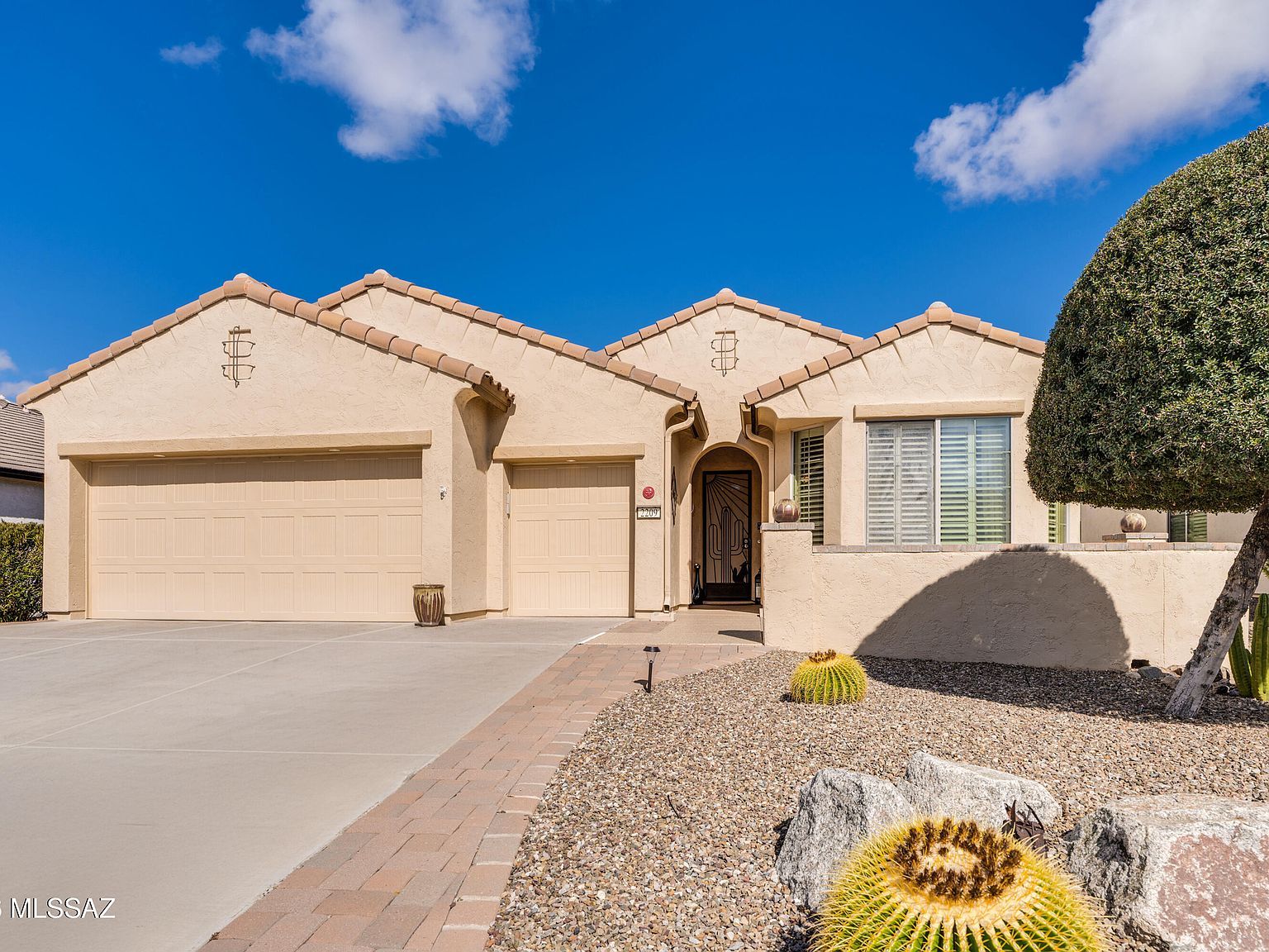 2209 E Bluejay Bluff Ln Green Valley, AZ 85614 - Thumbnail 3