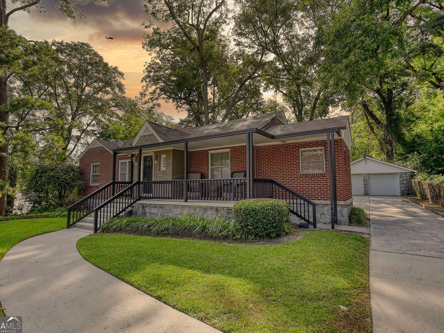 990 Oakland Ave SE Conyers, GA 30012 - Thumbnail 3