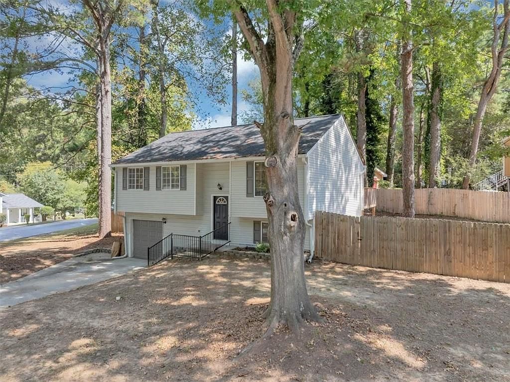 1480 Muirfield Dr Stone Mountain, GA 30088 - Thumbnail 3