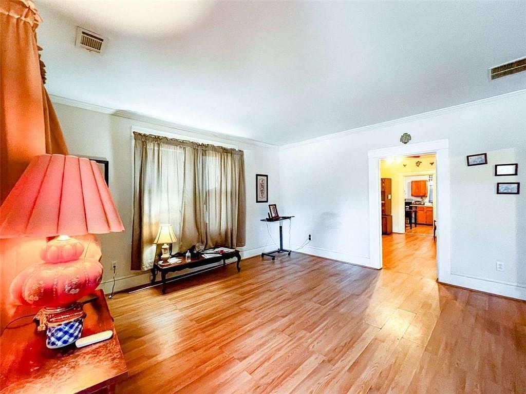 323 Spring St Decatur, GA 30030 - Thumbnail 3