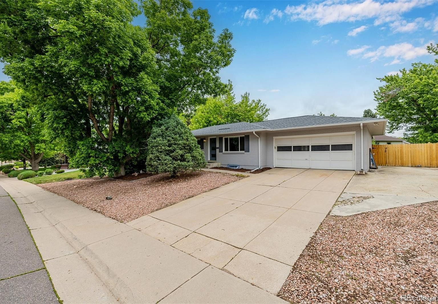 8231 E Lehigh Dr Denver, CO 80237 - Thumbnail 3