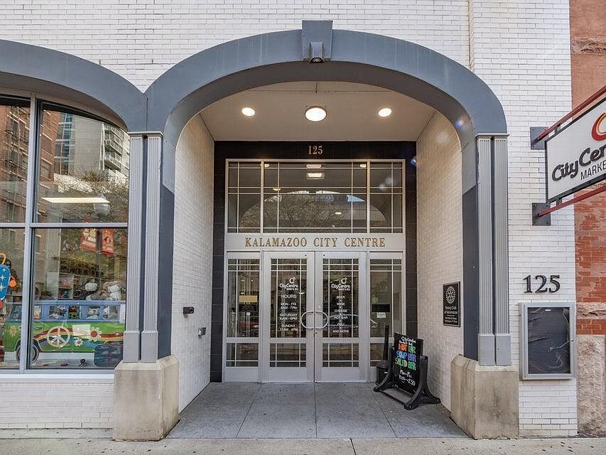 125 S Kalamazoo Mall APT 508 Kalamazoo, MI 49007 - Thumbnail 3